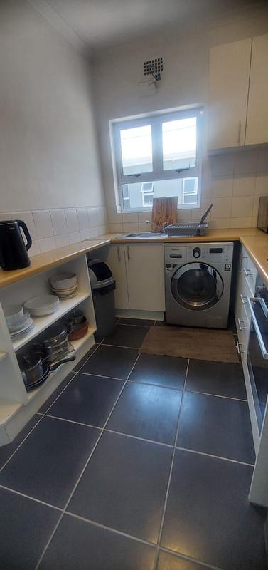 To Let 2 Bedroom Property for Rent in Vredehoek Western Cape